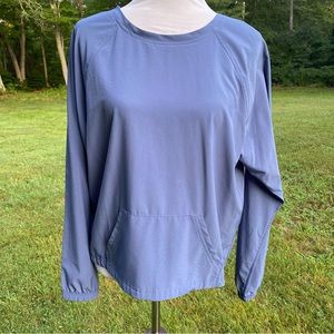 VICTORIA SPORT TOP BLUE LONG SLEEVE KANGAROO POCKET SPLIT BACK SIZE S